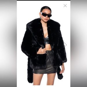 YETI SHARP SHOULDER FAUX FUR COAT IN BLACK